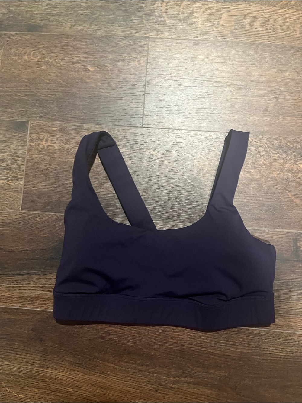 Vuori Stride Bra in Plum. Size Small